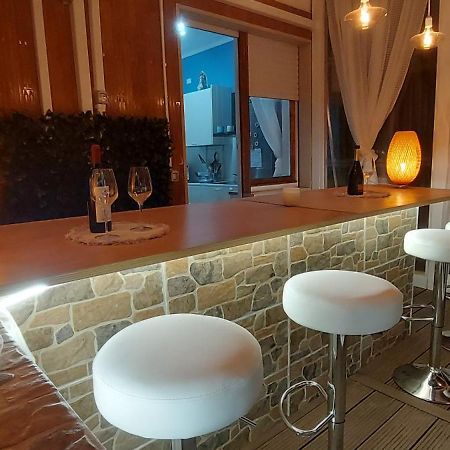 Attico San Michele Apartment เปสการา ภายนอก รูปภาพ